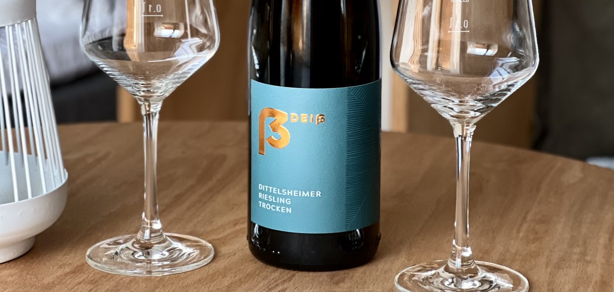 Weingut Deiss_Weinflasche, © Weingut Deiß Weingut Deiss_Weinflasche, © Weingut Deiß