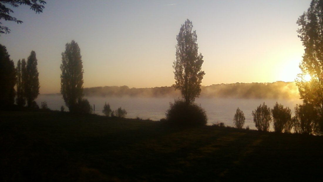 Weingut Pfleger_Sonnenaufgang am Rhein, © Weingut Pfleger Weingut Pfleger_Sonnenaufgang am Rhein, © Weingut Pfleger