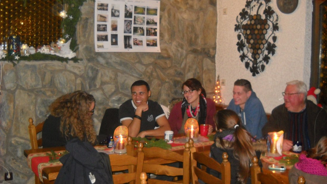 Weingut Blees-Wallich_Tisch besetzt, © Weingut Blees-Wallich Weingut Blees-Wallich_Tisch besetzt, © Weingut Blees-Wallich