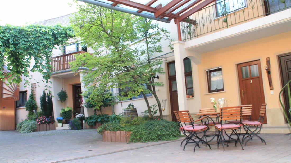 Weingut Zöller_Innenhof, © Weingut Zöller Weingut Zöller_Innenhof, © Weingut Zöller