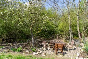 Rast am Barfußpfad in Hochborn © Ludwig Timm Rast am Barfußpfad in Hochborn © Ludwig Timm
