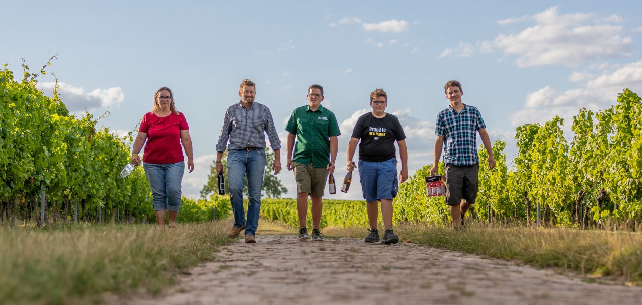 Becker- Das Weingut_Familie, © Becker- Das Weingut Becker- Das Weingut_Familie, © Becker- Das Weingut