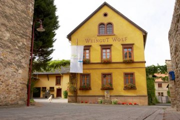 Weingut Julian Wolf_Gebäude, © Weingut Julian Wolf Weingut Julian Wolf_Gebäude, © Weingut Julian Wolf
