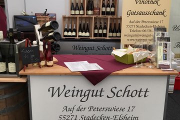 Weingut Schott_Weinstand, © Weingut Schott Weingut Schott_Weinstand, © Weingut Schott