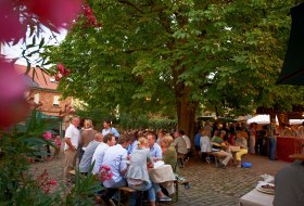 Hoffest beim Winzer © Rheinhessenwein e.V. / Robert Dieth / www.dieth.com Hoffest beim Winzer © Rheinhessenwein e.V. / Robert Dieth / www.dieth.com