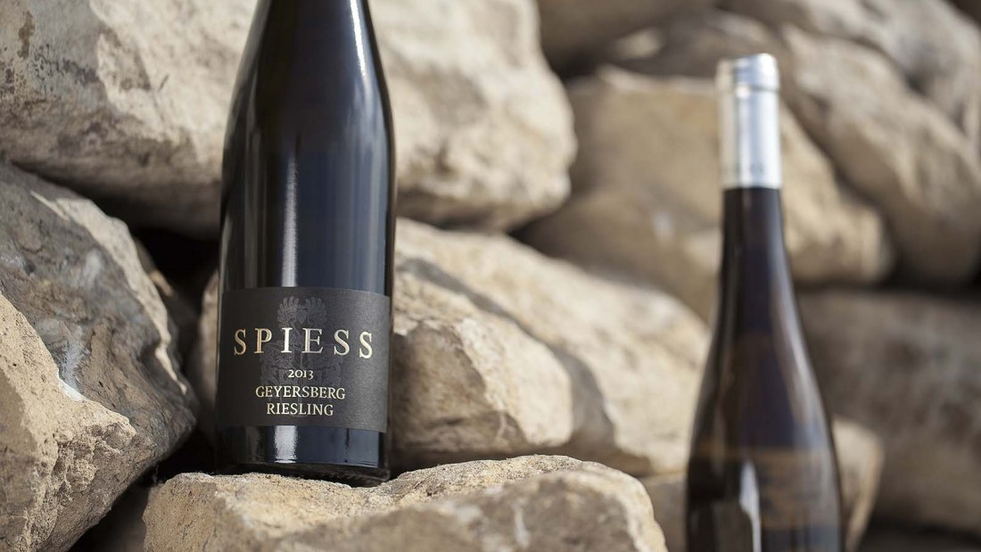 Weingut Spiess GbR - Riederbacherhof_Weinflasche, © Michael Zellmer Weingut Spiess GbR - Riederbacherhof_Weinflasche, © Michael Zellmer
