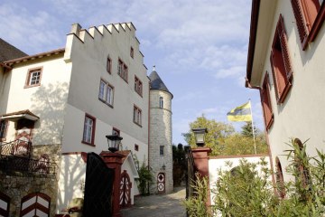 Weingut Schloss Westerhaus, © Weingut Schloß Westerhaus Weingut Schloss Westerhaus, © Weingut Schloß Westerhaus