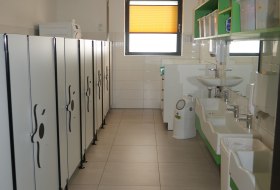 Kindertoiletten Altbau - Kita Grash&uuml;pfer &copy; Gemeinde Westhofen