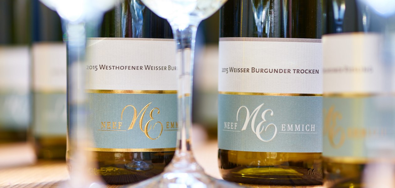 Weingut Neef-Emmich_Weinflasche, &copy; Weingut Neef-Emmich