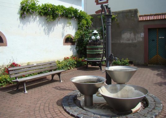 Dorfbrunnen &copy; Verbandsgemeinde Wonnegau / Michael Thier