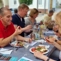 Weinprobe mit Winzerteller &copy; Touristikverein Wonnegau e.V.