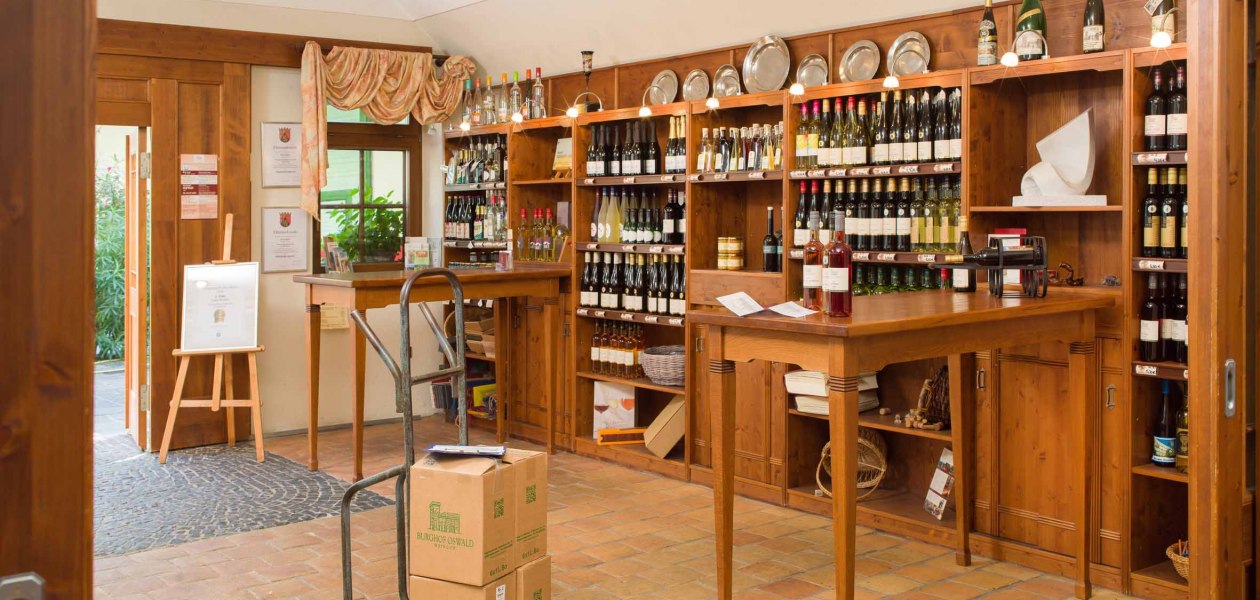 Weingut Burghof Oswald_Vinothek, &copy; Weingut Burghof Oswald