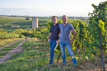 Weingut Georg Gustav Huff_Winzer im Weinberg, &copy; Weingut Georg Gustav Huff
