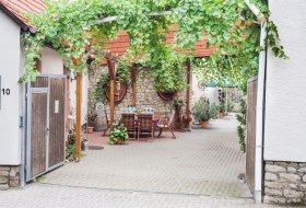 Weingut Maik Hahn_Hof © Weingut Maik Hahn