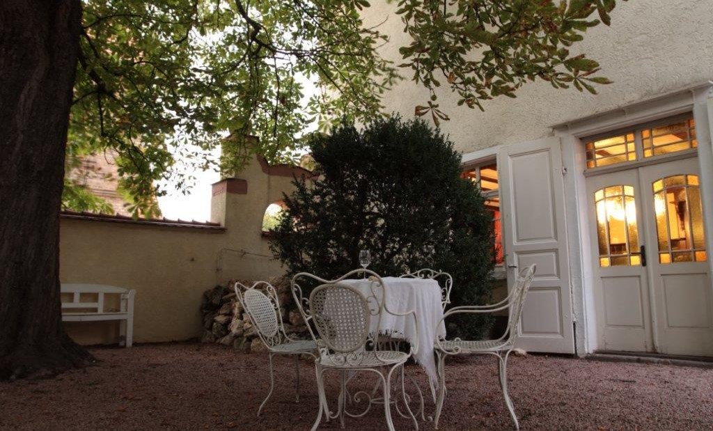 Weingut Bernhard-R&auml;der_Vorgarteb, &copy; Weingut Bernhard-R&auml;der