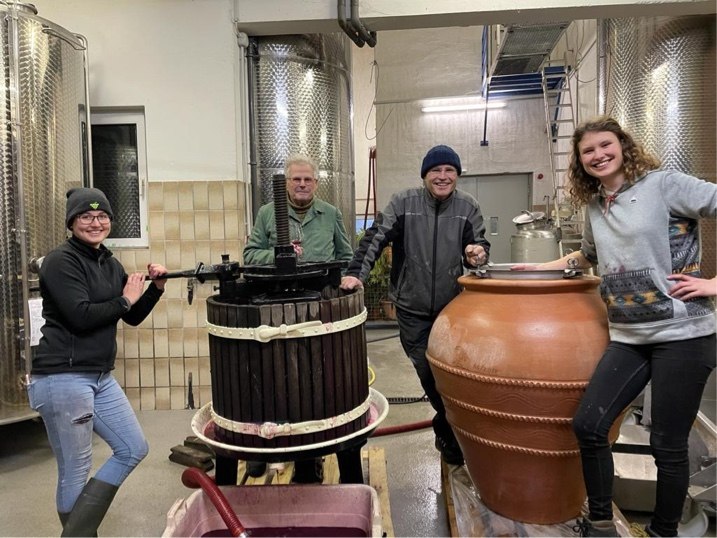 Weingut Burghof Oswald_Familie 3, &copy; Weingut Burghof Oswald