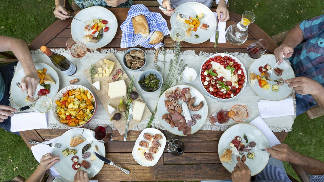 Weingut Br&uuml;ssel_Gedeckter Tisch, &copy; Weingut Br&uuml;ssel