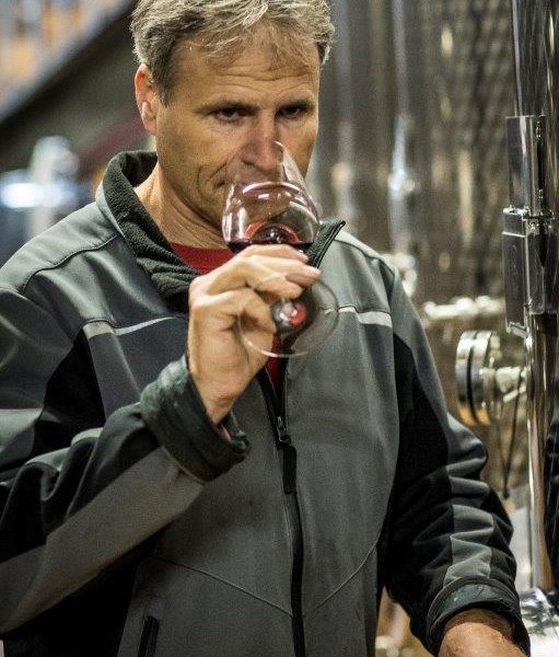 Weingut Burghof Oswald_Winzer, &copy; Weingut Burghof Oswald