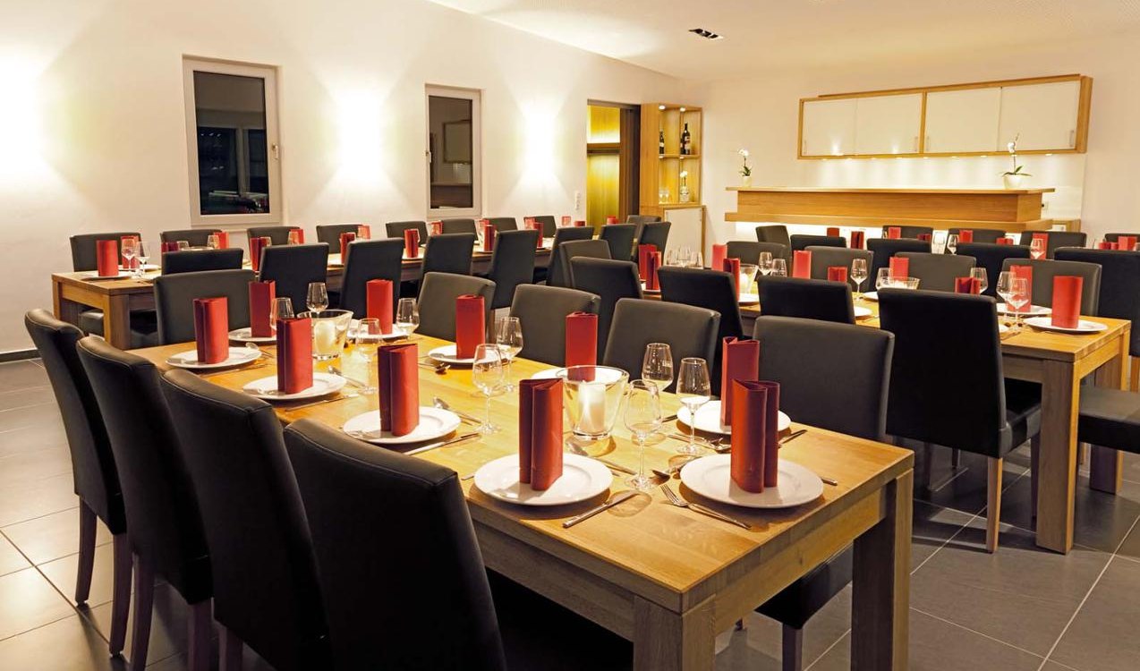 Weingut Schulz_Gedeckte Tische, &copy; Weingut Schulz