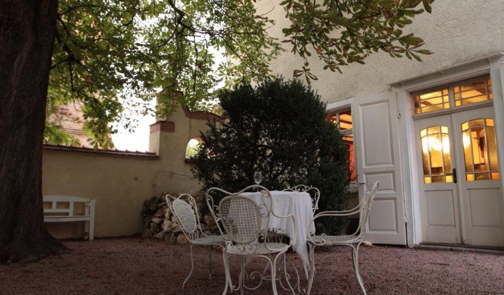 Weingut Bernhard-R&auml;der_Vorgarteb, &copy; Weingut Bernhard-R&auml;der