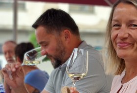 Weinprobe in der Vinothek © Touristikverein Wonnegau e.V.