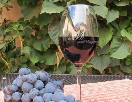 Weingut Margaretenhof_Sir Henry im Glas, © Weingut Margaretenhof