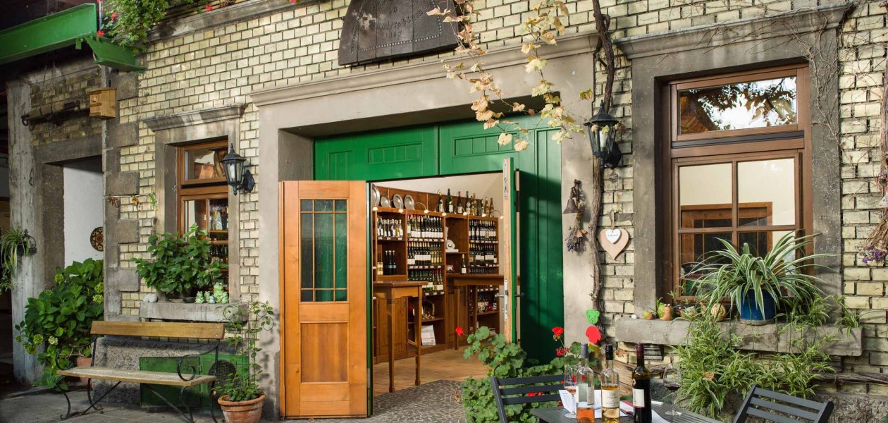 Weingut Burghof Oswald_Au&szlig;en, &copy; Weingut Burghof Oswald