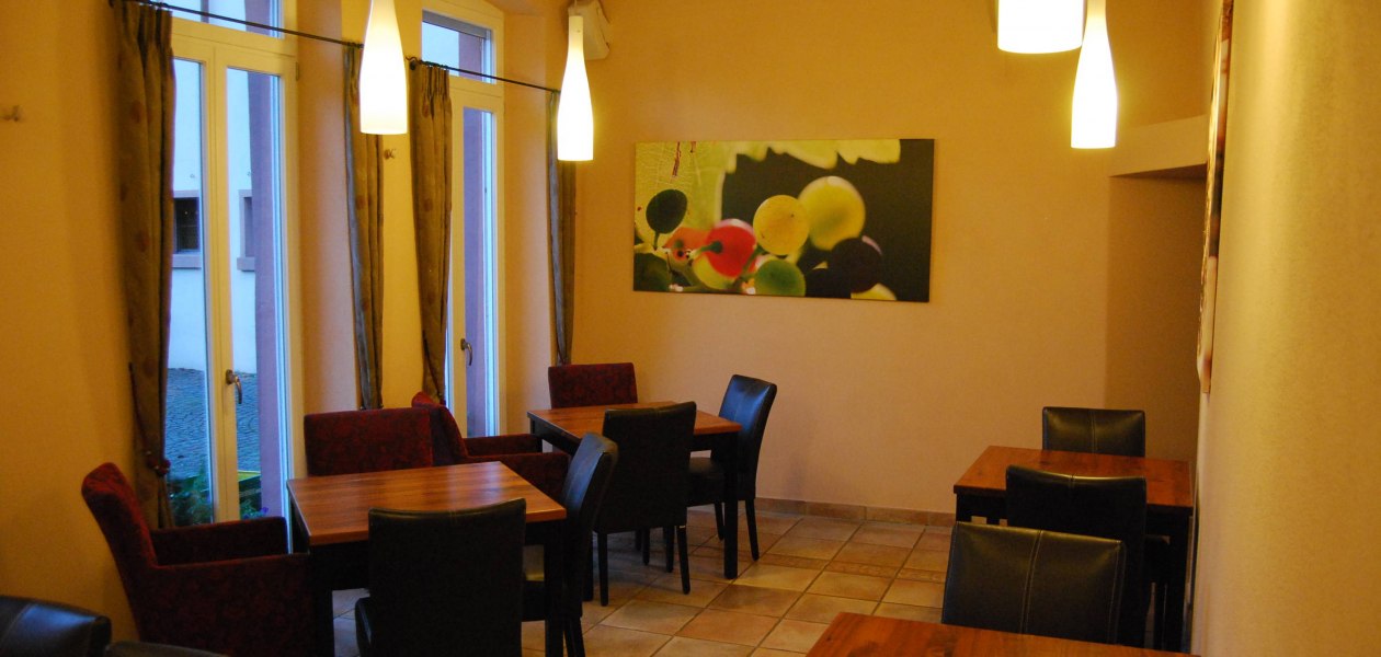 Weingut Kronenhof_Weincafe, &copy; Weingut Kronenhof