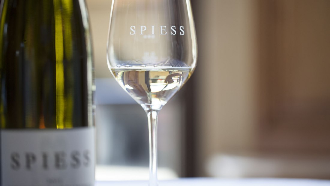 Weingut Spiess GbR - Riederbacherhof_Weinglas, &copy; Michael Zellmer