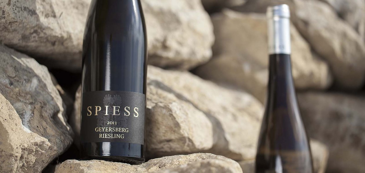 Weingut Spiess GbR - Riederbacherhof_Weinflasche, &copy; Michael Zellmer