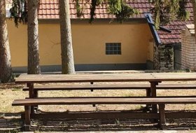 Tisch des Weins: Raststelle im Lambertuspark &copy; Touristikverein Wonnegau