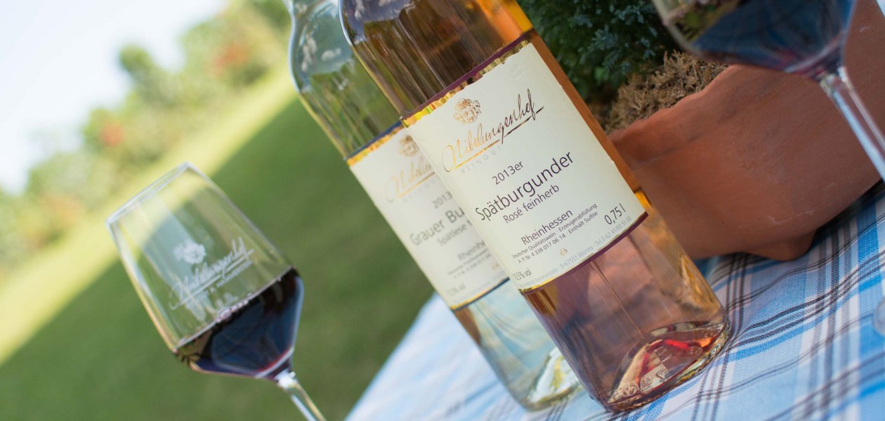 Weingut Nibelungenhof_Weinflaschen, &copy; Weingut Nibelungenhof