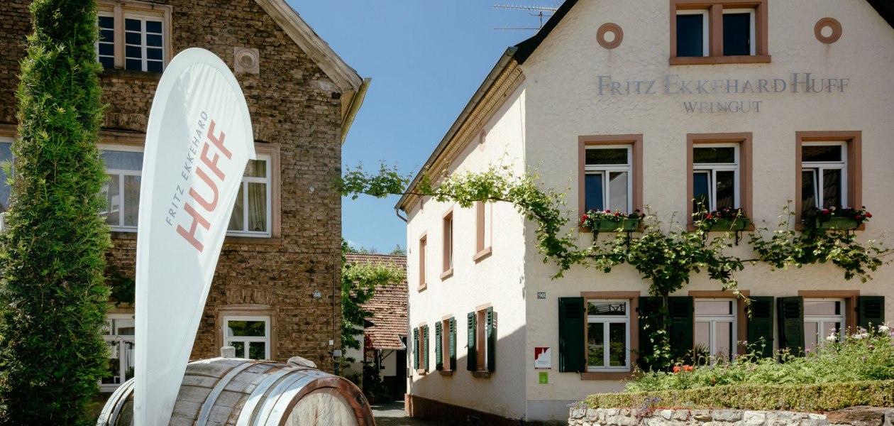 Weingut Fritz Ekkehard Huff_Geb&auml;ude, &copy; Jason Sellers