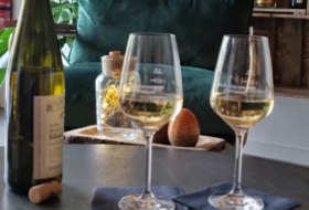 Wein in der Vinothek &copy; Touristikverein Wonnegau