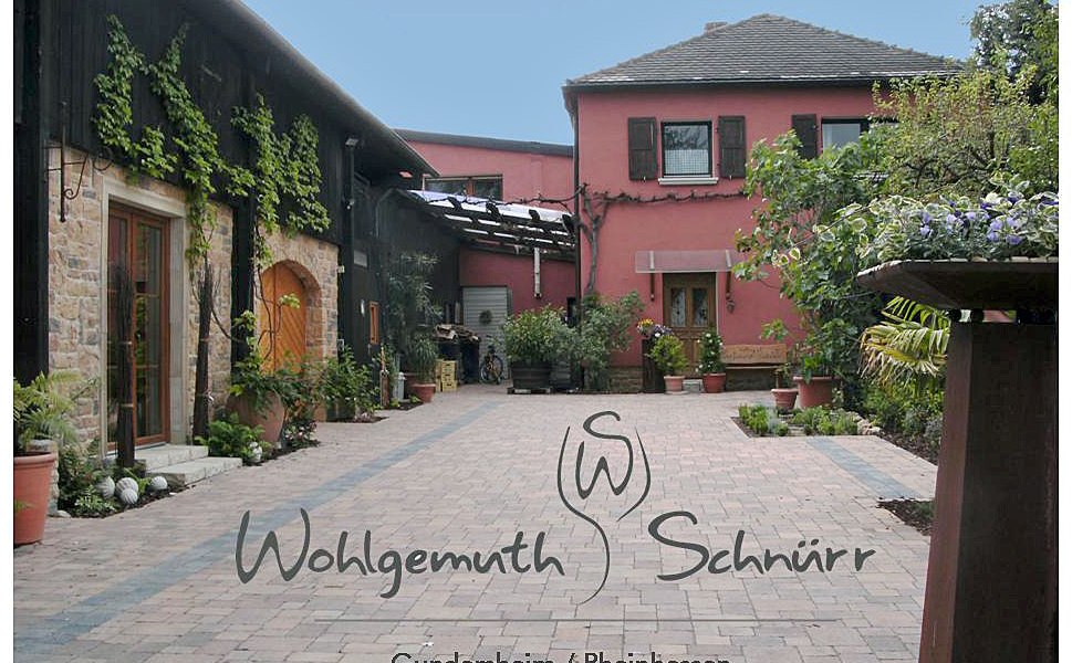 Weingut Wohlgemuth-Schnürr_Hof und Namenszug, © Weingut Wohlgemuth-Schnürr